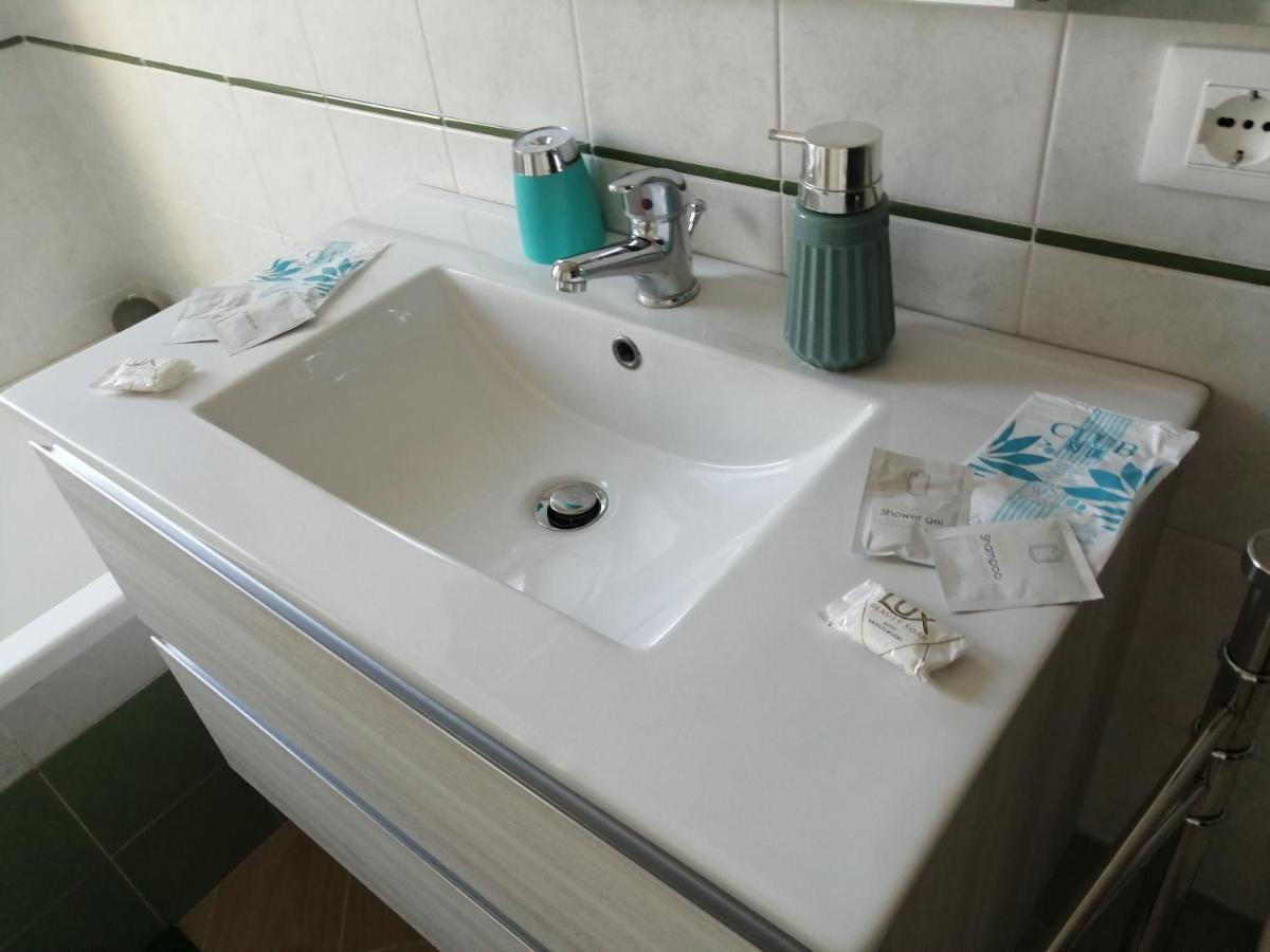 Due Torri Roma Guest House Экстерьер фото